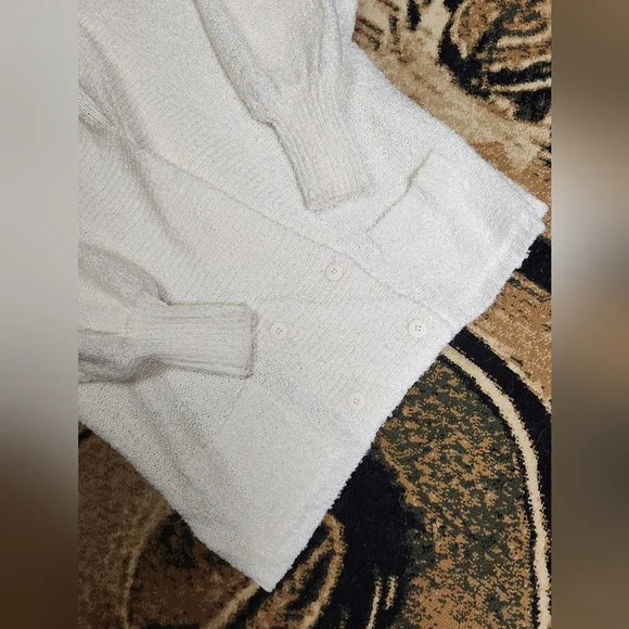 Sweater - Picture 8 of 8